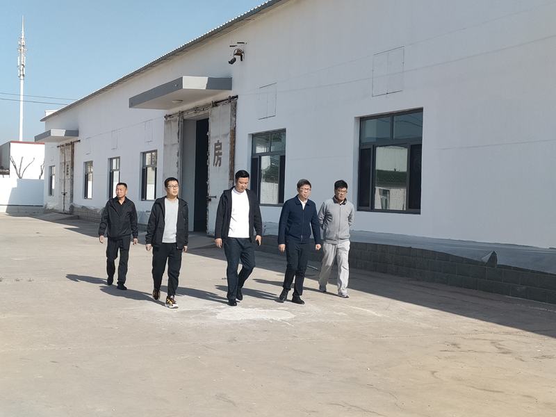 石嘴山市副市長(zhǎng)、惠農(nóng)區(qū)委書記王宇翔蒞臨寧夏興康恒潤(rùn)農(nóng)業(yè)科技發(fā)展有限公司調(diào)研指導(dǎo)