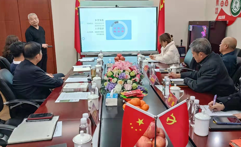 中國民營文化產(chǎn)業(yè)商會(huì)顧漢春秘書長(zhǎng)一行蒞臨岳氏集團(tuán)指導(dǎo)工作