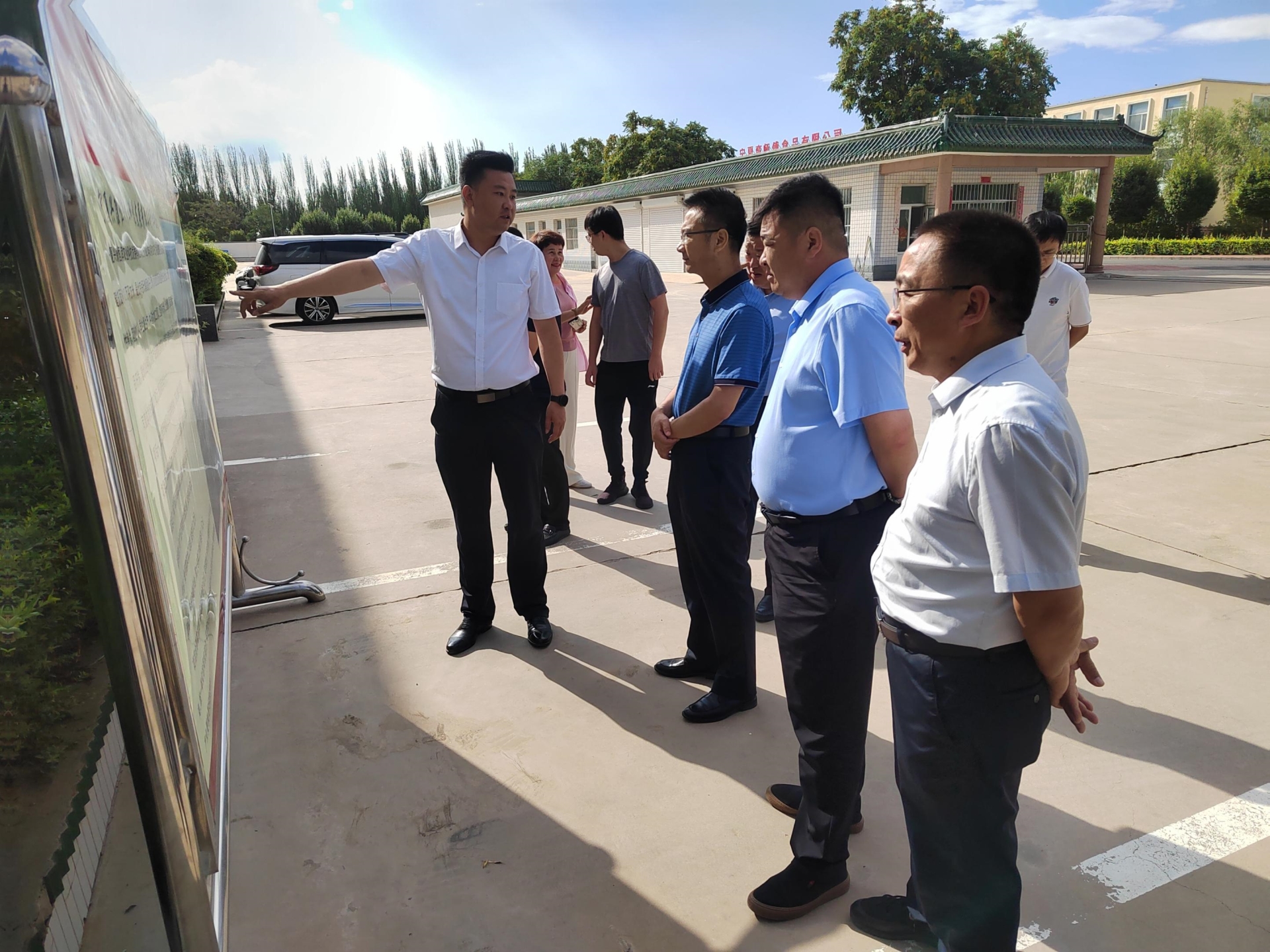 石嘴山市市委常委、政府副市長孫鋒彪蒞臨寧夏興康恒潤農(nóng)業(yè)科技發(fā)展有限公司調(diào)研